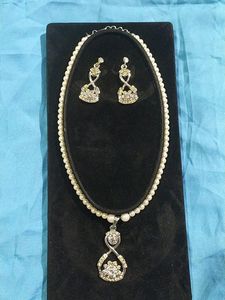 Pearl Necklace &amp; Earrings Set