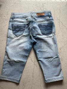 Light Wash Denim Capri Pants