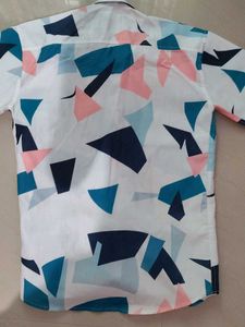 Geometric Print Short Sleeve Shirt