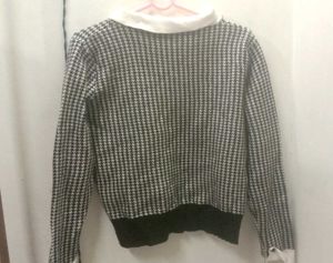 Aesthetic Korean Sweater. Pinteresy Sweater.