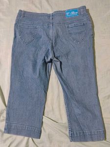 Capri Jeans