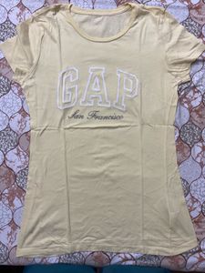 GAP Lemon Yellow tee - Brighten Up Ur Summer Look