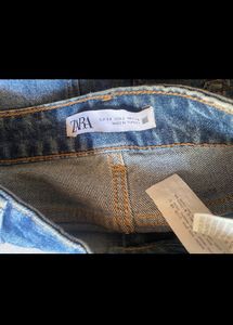 BRAND NEW Zara high Waist Straight Jeans