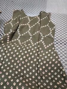 Beautiful Badni Print Kurta With Plain Pant