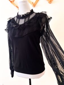 LACE TOP
