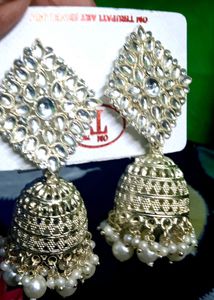 silver jhumka