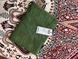 PETER ENGLAND Men Self Design Round Neck Green