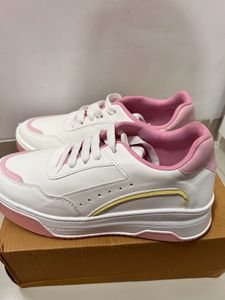 Women Flex Sneakers