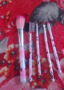 makeup brush