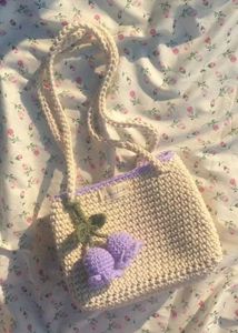Daisy Crochet Shoulder Bag