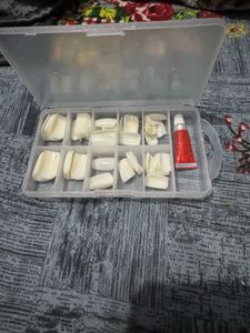 Woman Nails Extensions