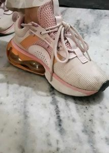&#34;Stylish Pink Nike Air Max Sneakers ✔