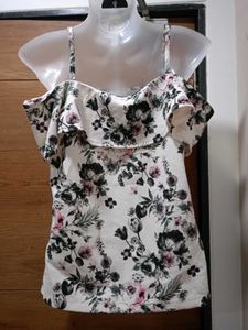 (Code) Off - Shoulder Floral Casual Top