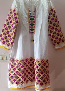 New Unused Rajasthani White Embroidered Kurta Set