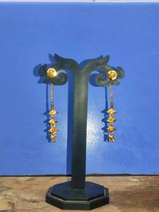 Suidhaga Earing Gold Plated