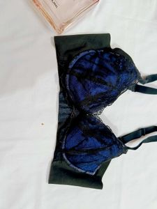 🇳🇿💫 Beautiful Black And Blue Paded Bra