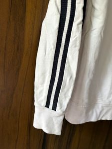 White full sleeves top