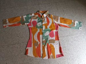 Abstract Print Button-Up