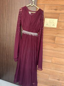 Elegant Burgundy Maxi Dress