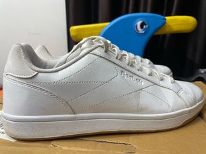 Reebok White Sneakers – UK9 – Used