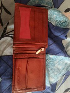 Leather Wallet with Zipper Pocket
