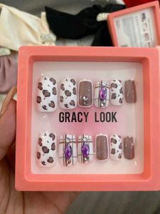 Artificial Nails For Sale!