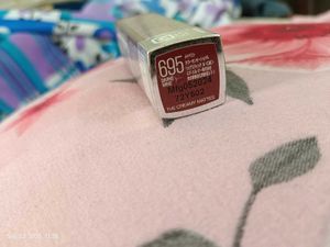Maybelline Divine Wine Lipstick