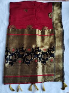 Ethinic Lehenga And Expensive Chuni