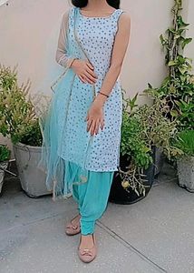 Voat  Neck Kurti