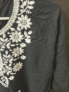 L-Xl Chikankari Short Kurti