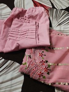 Embellished Pakistani Suit With Bangles Free