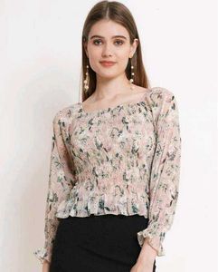 🌷gorg floral peplum top🍃