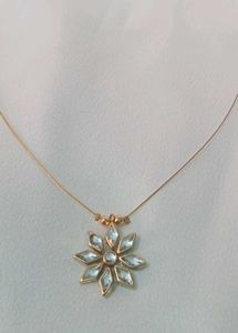 Floral Pendant Necklace