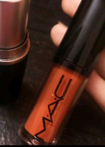 MAC LIP GLOSS