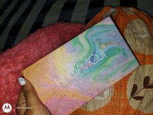 Huda Moji Eyeshadow Palette