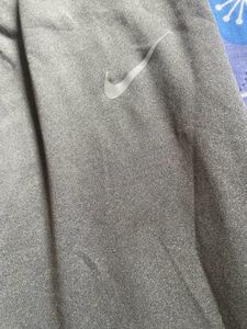 Nike Men Jogger!
