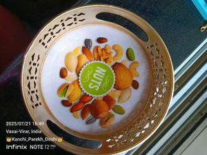 Rakhee Hamper