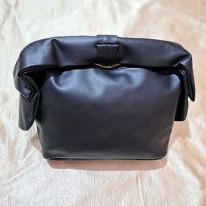 Myglamm Black Bow Handbag 👜