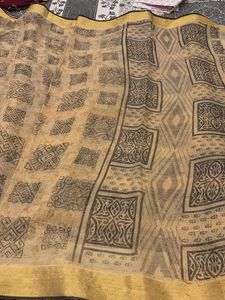 golden saree with blouse pice