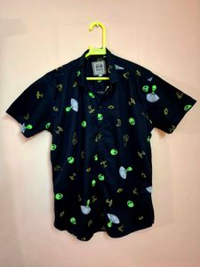 &#34;Alien Signal&#34; Space-Themed Printed Shirt