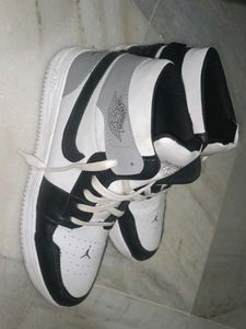 Air Jordan 1 Low Black/White