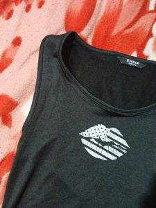 Black Graphic Crop Top