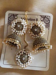 Jumka With Earrings