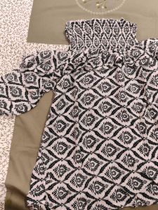 Patterned Black &amp; White Top cold shoulder