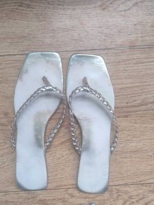 Flats For Daily Use
