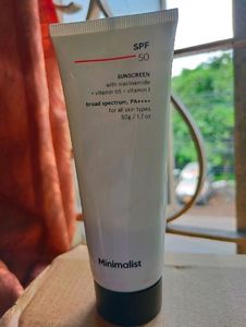 Minimalist Sunscreen SPF 50 PA++++ (50% Left)