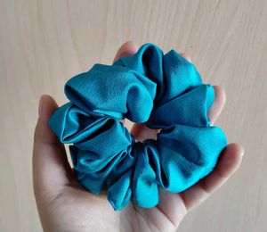 CUTE BLUE SCRUNCHIES ❤️