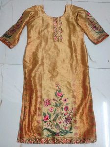Floral Embroidered Kurti