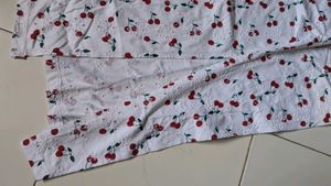 Cherry print slit skirt