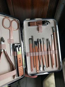 Manicure &amp; Pedicure Kit